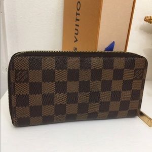 Damier Lv Wallet
